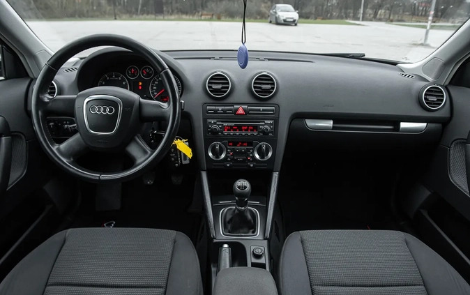 Audi A3 cena 22900 przebieg: 237000, rok produkcji 2006 z Bełchatów małe 211